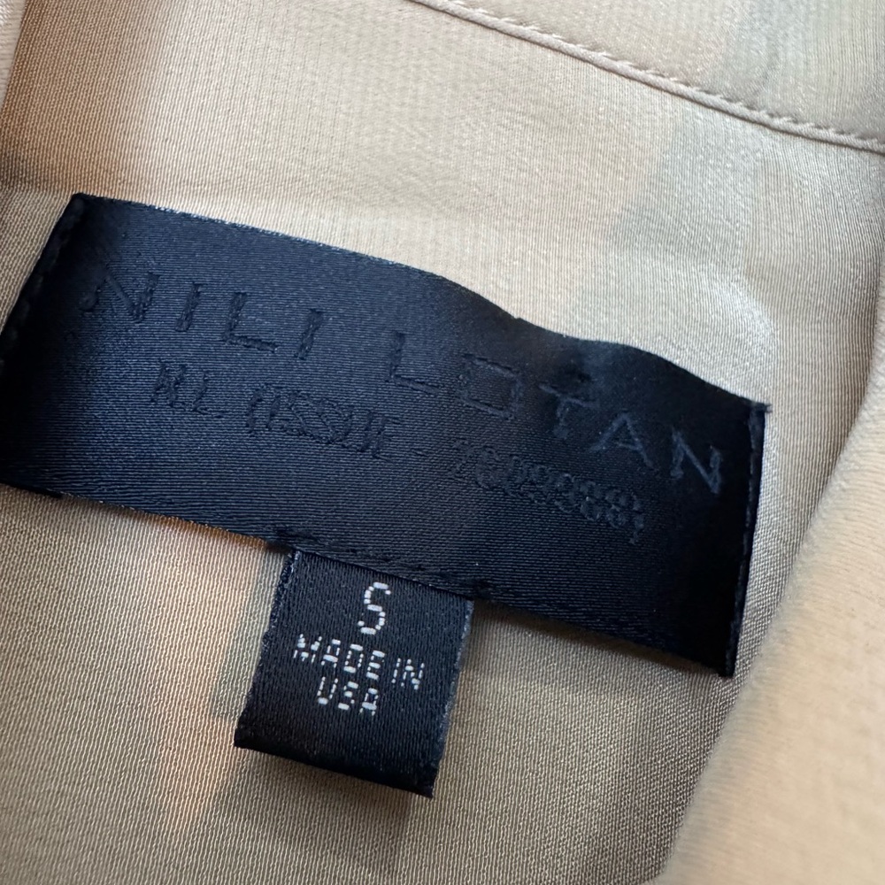 Nili Lotan Silk Button Down Neutral Mushroom Brown Shirt Small - Picture 2 of 6